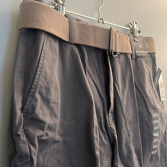 Nautica Men's True Navy Flat Front Shorts In Castlerock (Belt Included) Size 32 - Picture 5 of 16